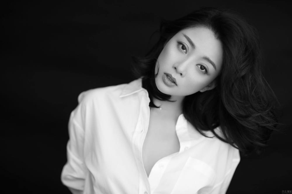 40岁殷桃花颜月貌丝毫不弱于各大花旦却至今仍未结婚生子