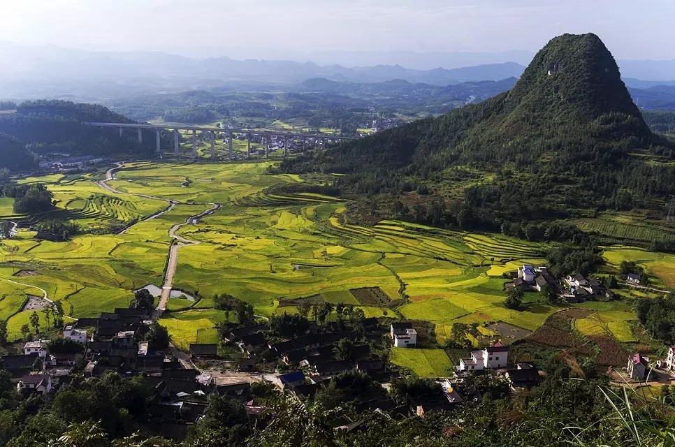 尖岩山景物记