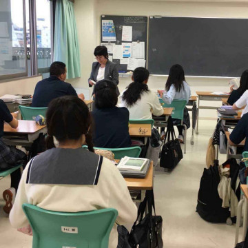 高一时被 孤立 的学生 可能是这3种人 最后一种让人心酸 高中生在学校被孤立怎么办 爱在网