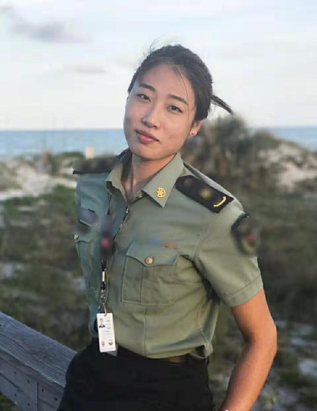刘晏含穿军装英姿飒爽正义凛然军衔被曝光比袁心玥高1级