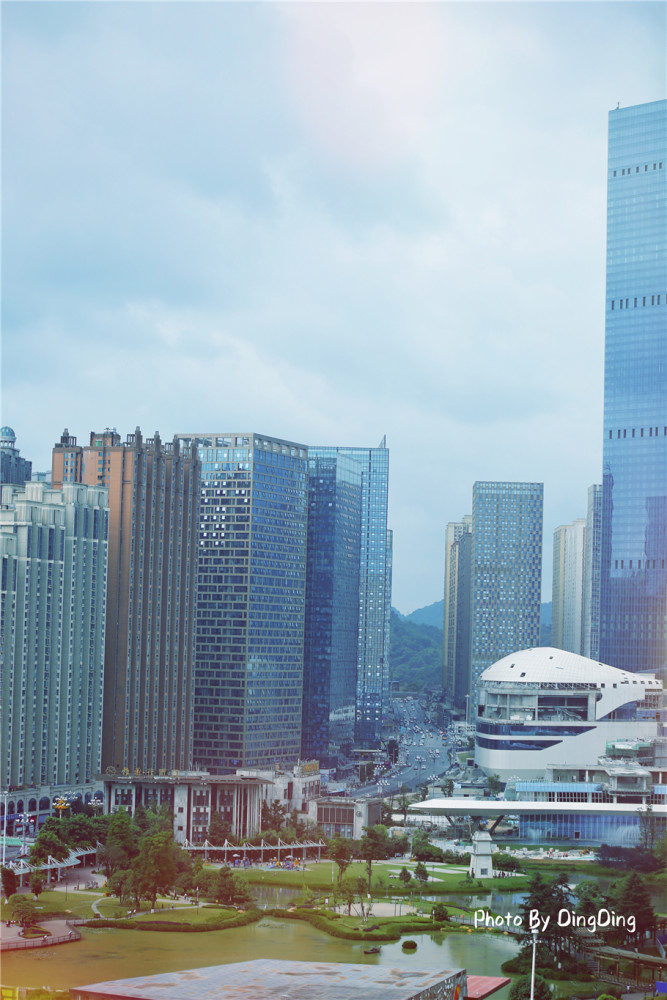 贵阳花果园比5个故宫还大的白宫 造价27亿第一神盘还是烂盘