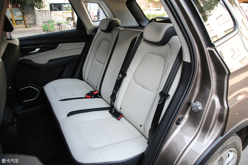 一汽奔腾t33正式上市售698998万元