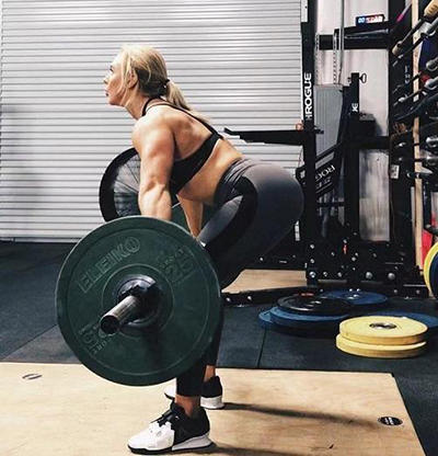 直腿硬拉与屈腿硬拉，相似的动作，可训练的肌肉却大不相同