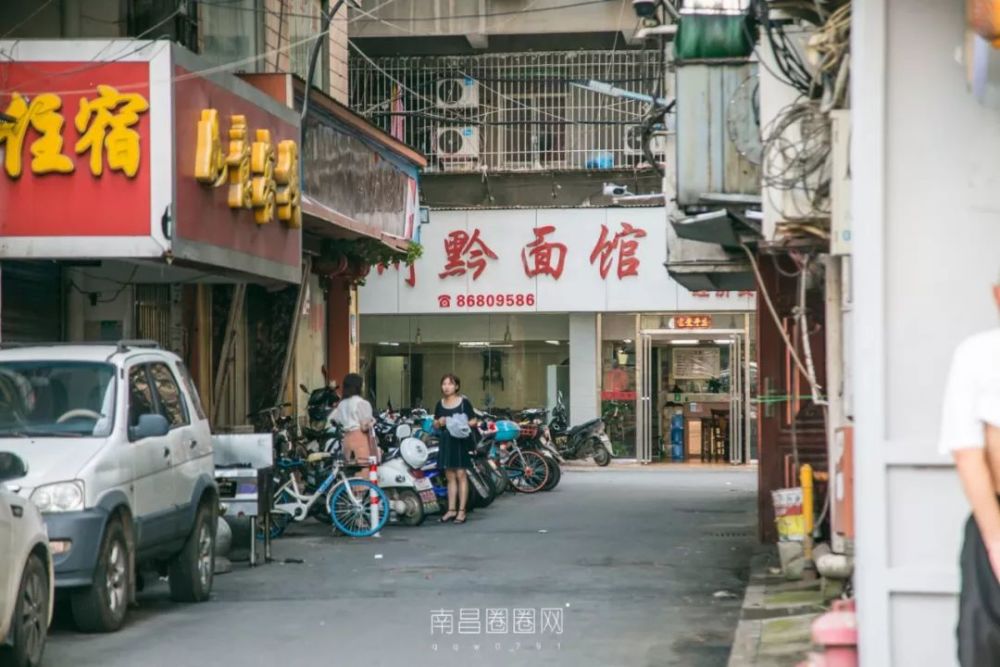 充满烟火气的蛤蟆街才是南昌人眼中真正的深夜食堂