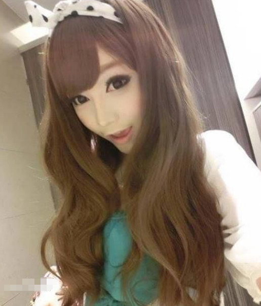 女星被骗350万后走投无路 为八千块陪睡被捕照流出