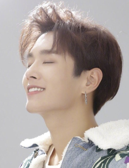 李汶翰的柴犬笑真的是十分的迷人了