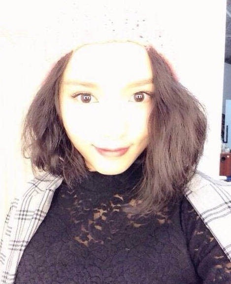 但是当时网友扒出了王颖的过往,说女方有黑历史,于是王思聪和网友大战