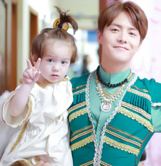 有一种整容叫周嘉诚长大了近照成国民男神难怪马天宇千玺宠他