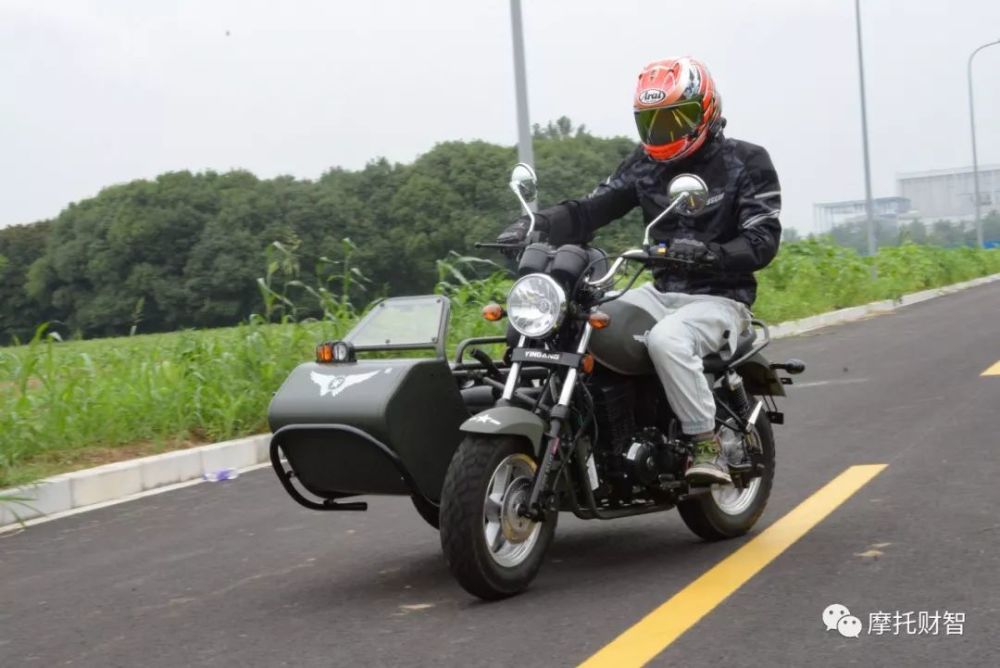 灵活易操控——16800元银钢"巡逻者"边三轮动态测评