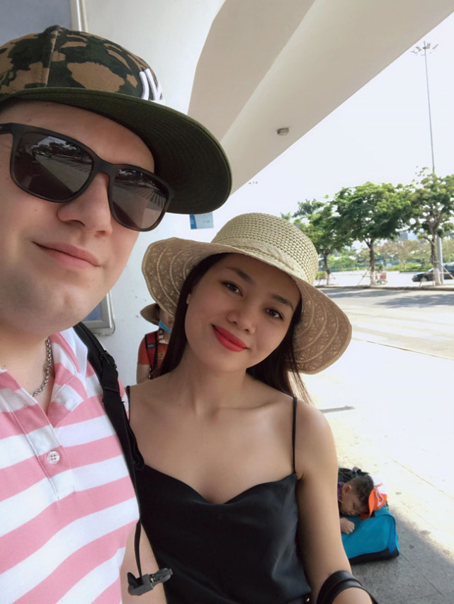 女子与白人男子网上认识3天就恋爱 恋爱后才知道对方非常有钱 腾讯网