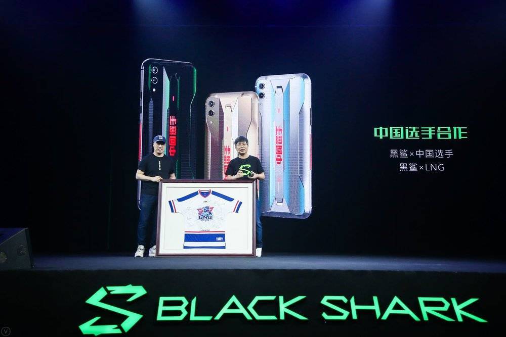 发布会上,黑鲨宣布了一系列的合作,比如和李宁电子竞技俱乐部的合作