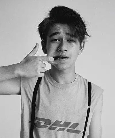 年纪最小也是团里最活泼的一位. 桥爪ミカ(mika hashizume)