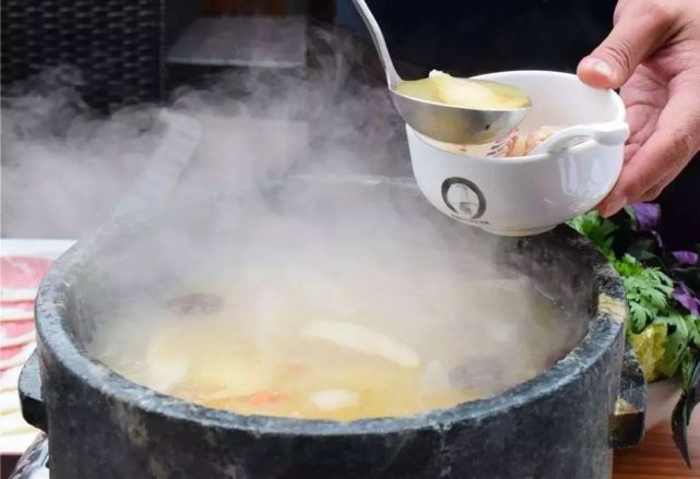 只喝汤不吃饭能减肥吗?