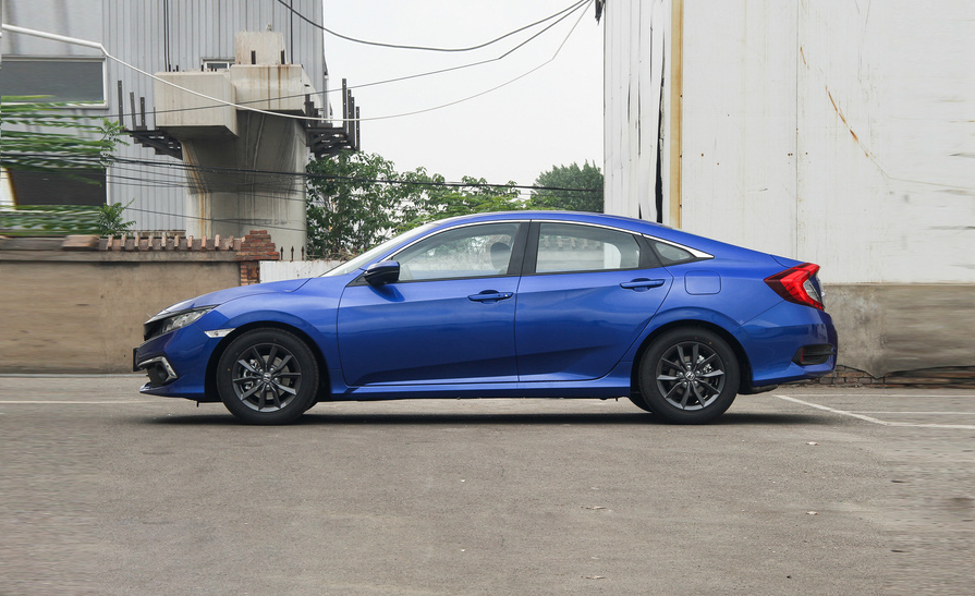 新思域到底怎样?三缸依旧爆发92千瓦,这要国产怎么生存?