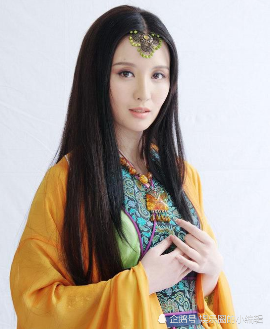 还记得《神话》中"小月"吗?当她捧起书本,颜值美到惊艳!