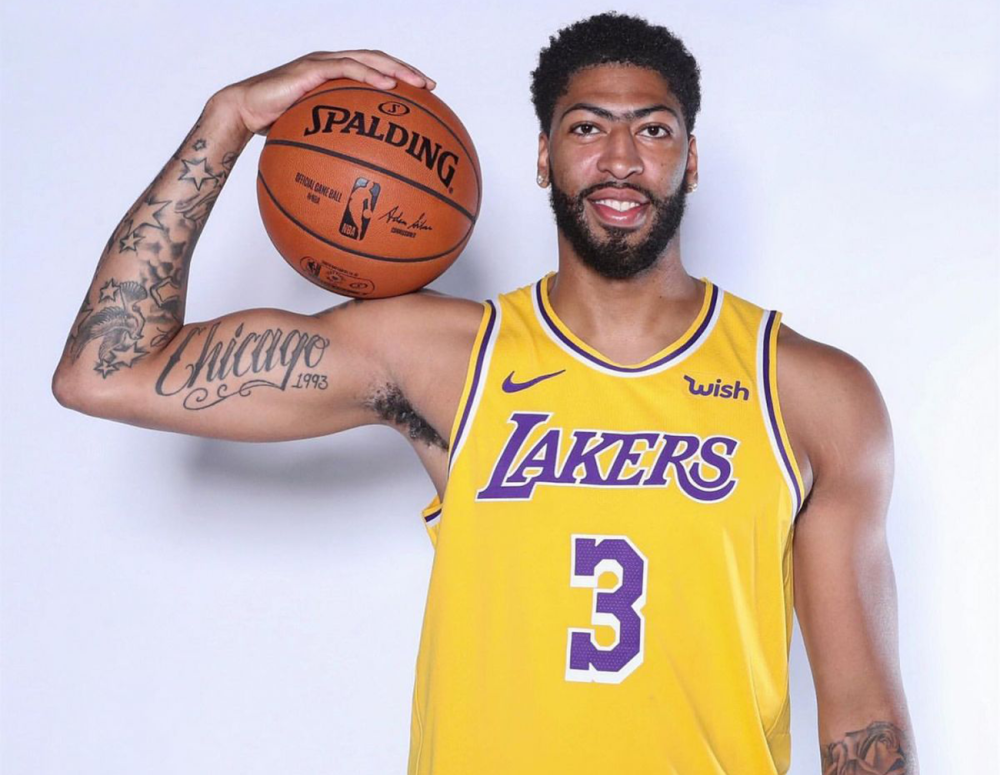 戴维斯该和湖人签一年合同?