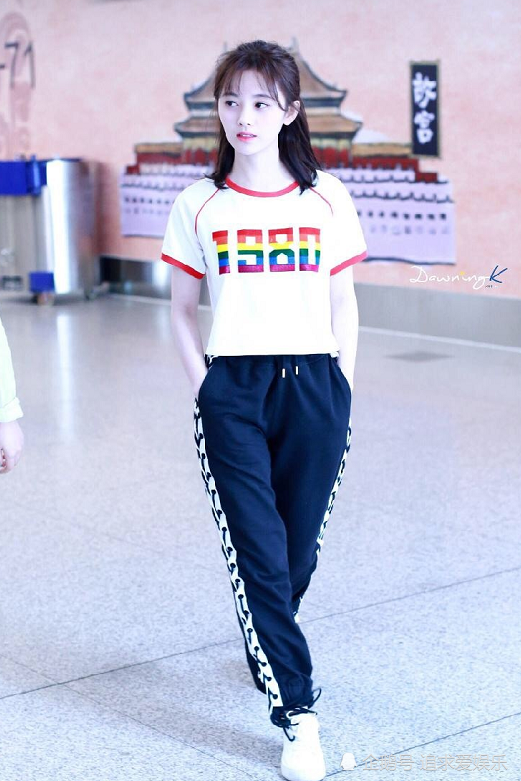 有种时尚叫鞠婧祎的运动裤,搭配"无痕衣"后,瞬间效果不一样!