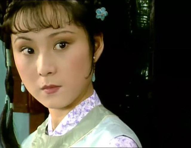 碧痕服侍贾宝玉洗澡,为何花了几个时辰?答案或许和您所想不一样.