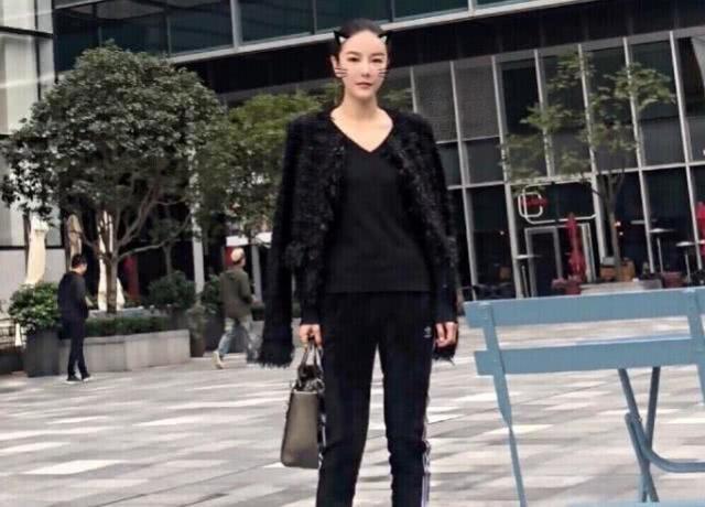 图为玛莎拉蒂女司机谭明明生活照