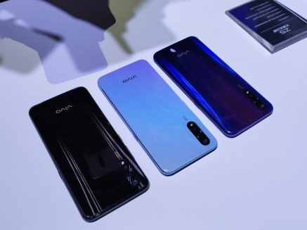 沒有三攝就落伍了?vivo z5上手評測,