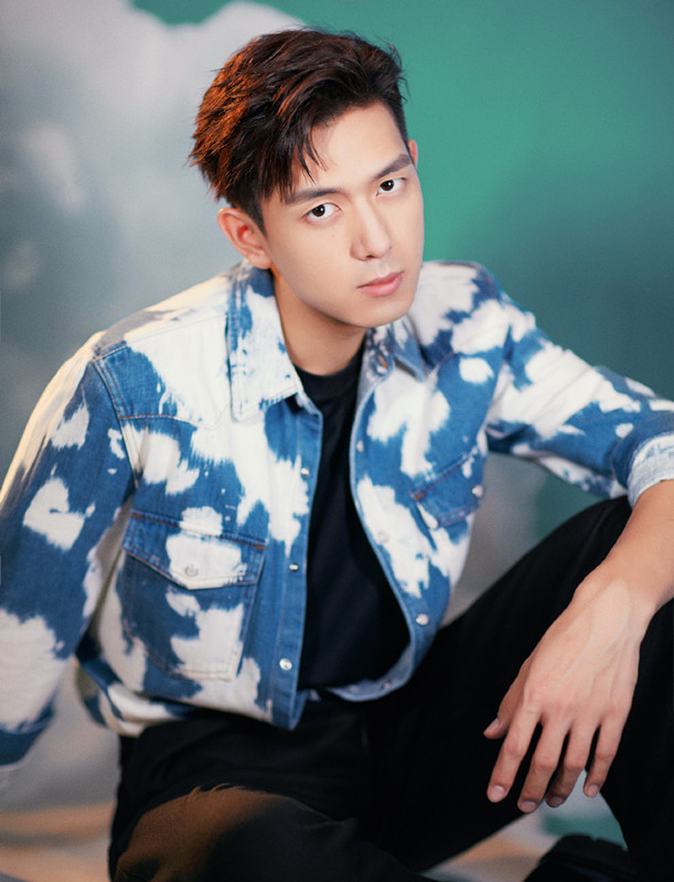 被李现的发型圈粉 八款发型足够你参考 男生换发型范本