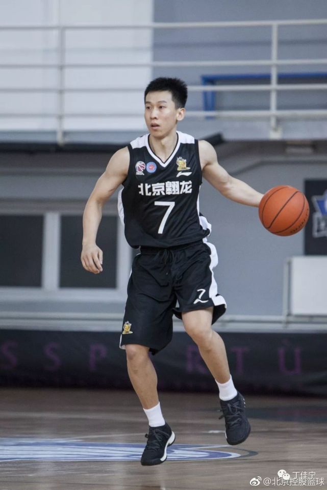 北控队在后卫线上有于澍龙,常亚松等人问题5:我确实比较缺乏实战经验