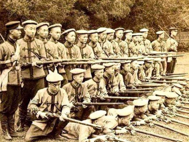 在清朝灭亡后 遗留一百多万清军 其中一支1987年才消失 腾讯网