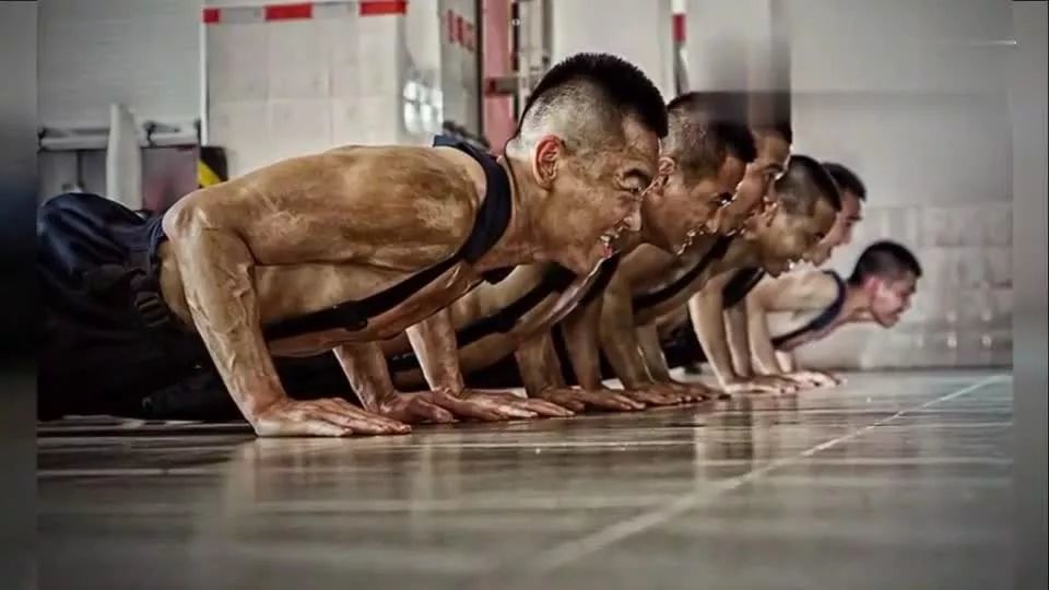 这群硬汉,肌肉不大,却被称为中国的脊梁