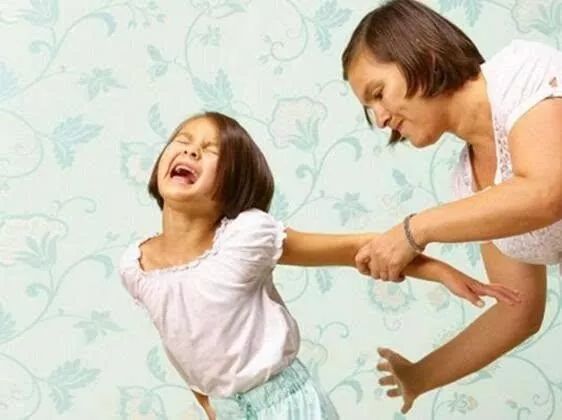 妈妈一巴掌打死自己的儿子 孩子哪些部位不能打 你都知道吗