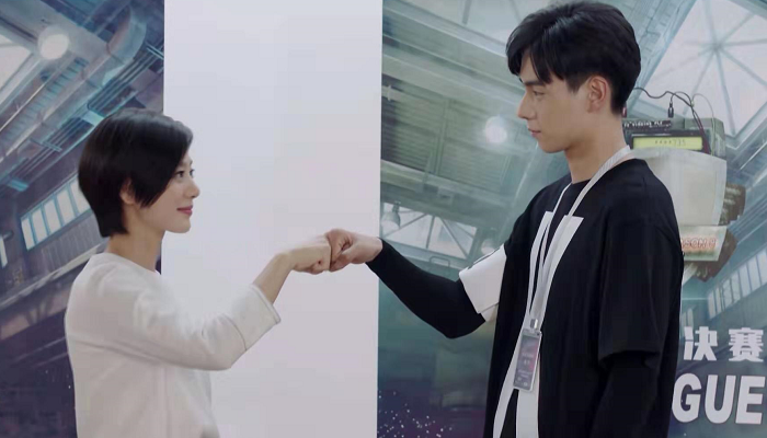 亲爱的热爱的:吴白拿下冠军,获得女神艾情的拥抱,吴白害羞不已