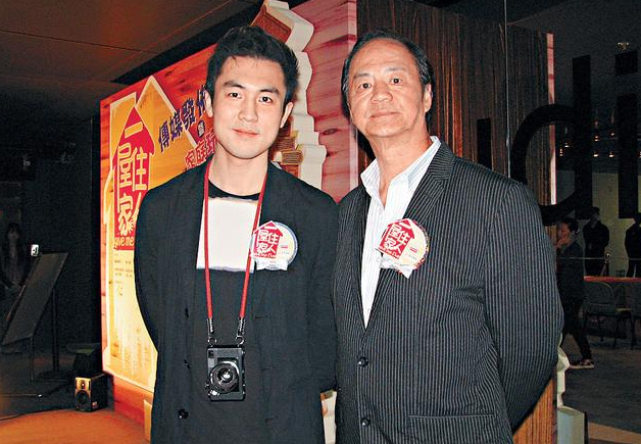 39岁谭俊彦携子女庆生父亲狄龙罕见参与