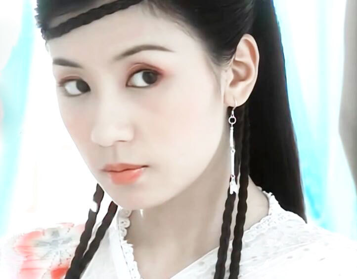 杨幂贾静雯杨紫刘亦菲王艳赵露思,女星一袭花瓣装谁仙气飘飘?