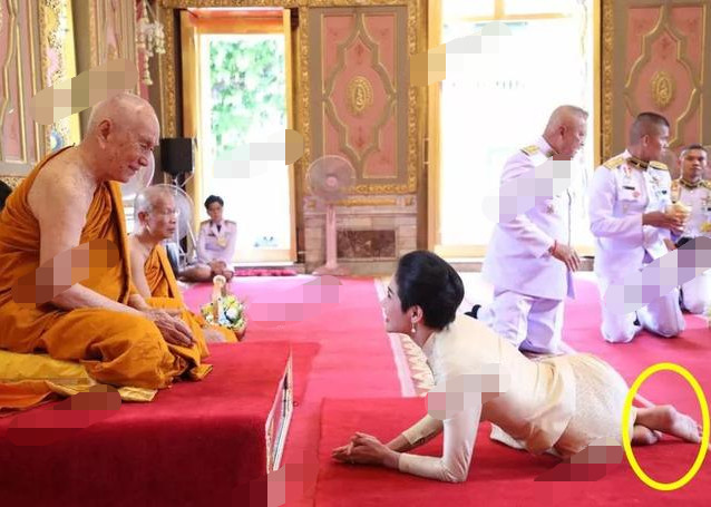 光脚跪拜成功博人眼球,人气反超王后苏提达