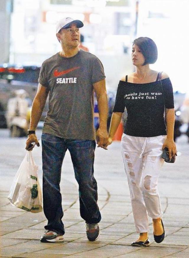 52岁艺人吴大维公开已婚妻子圈外人曾是90年代男神情史丰富