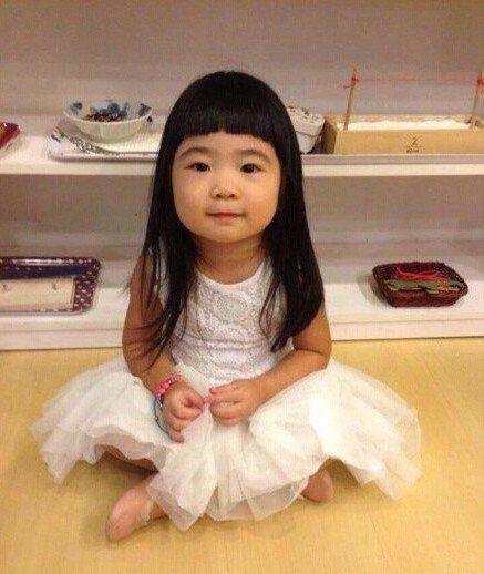 有一种美叫曹格女儿曾被嘲笑胖丑如今瓜子脸大长腿