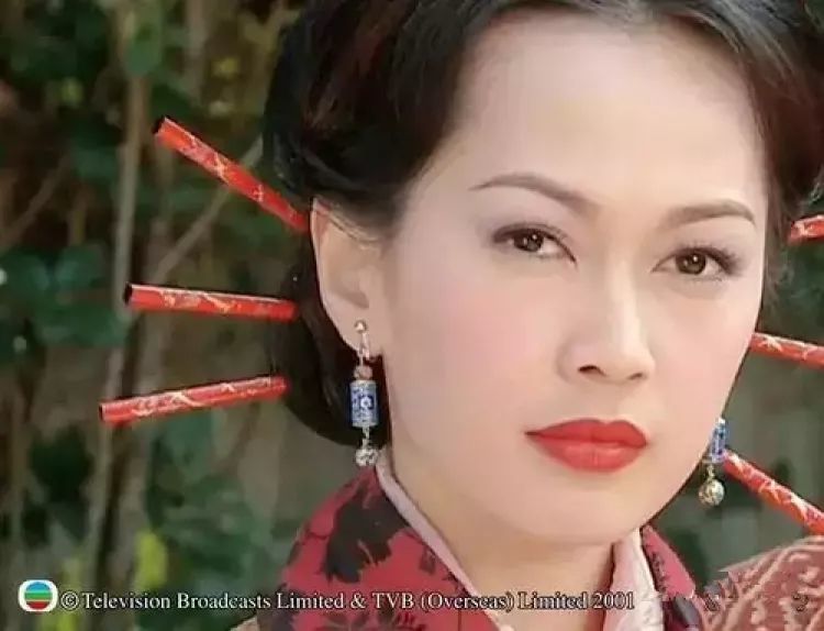 还记得《寻秦记》里嬴政的母亲朱姬吗?她现在