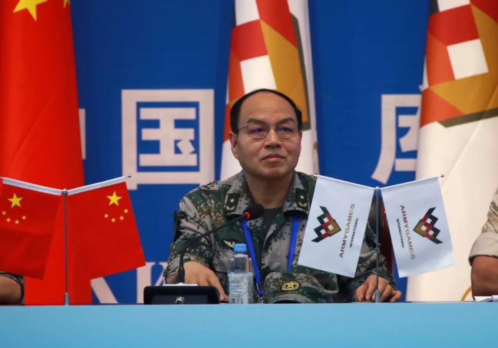 陆军政治工作部副主任党增龙少将介绍了中国陆军办赛参赛有关情况