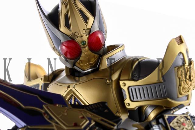 细数假面骑士里大杂烩最终形态:帝皇剑从不吃瘪,崇皇令人担忧!