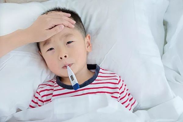 孩子发烧 腾讯网