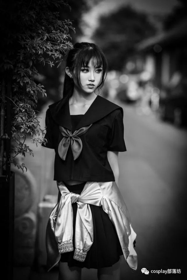 jk少女,黑白色调,衬托压抑气氛