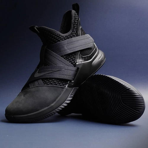 "大前锋"必备的实战篮球鞋,詹姆斯只能垫底,榜首实至名归!