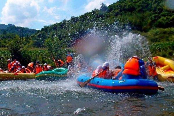湖北桃花冲漂流,凉爽一整夏,怎能错过?
