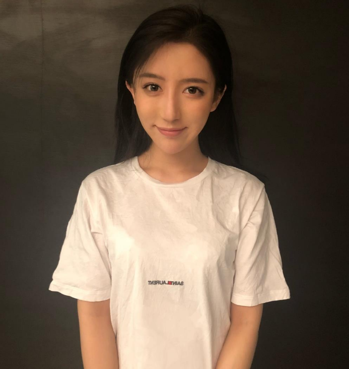 陷入爱情的女人多傻呆妹儿曾为前男友花尽钱财苦苦哀求却被甩