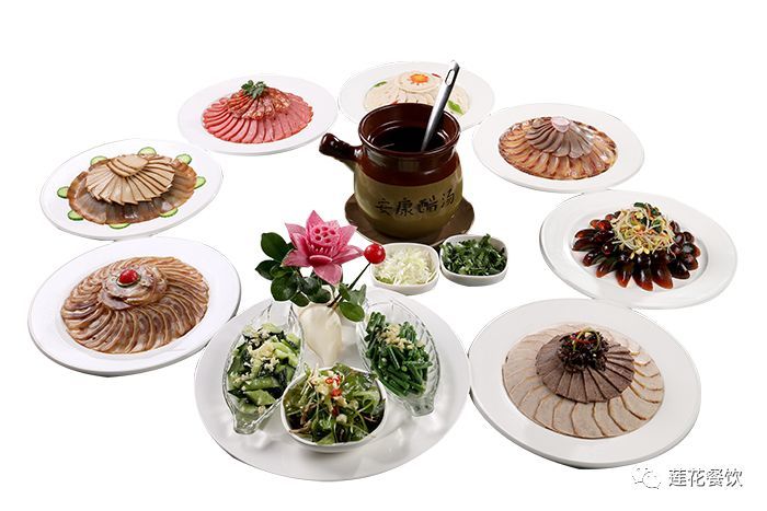 陕西电视台寻味陕西走进莲花餐饮揭秘莲花厨师工匠精神