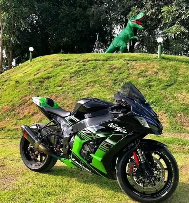 川崎大牛zx-10r 精選無水印大圖_騰訊新聞