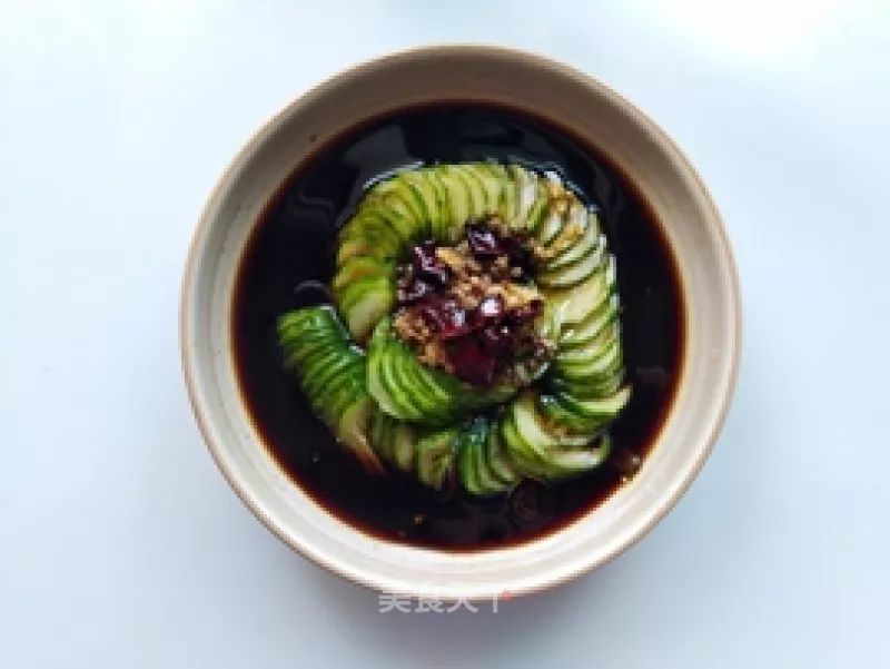 蓑衣黄瓜:这样做出来的黄瓜不仅外形漂亮,还更易入味