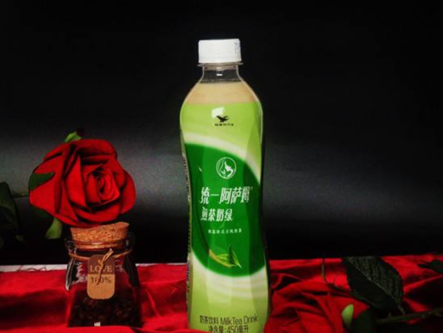 渴着也别喝的4种饮料,热量非常高,得跑5公里才能消耗完