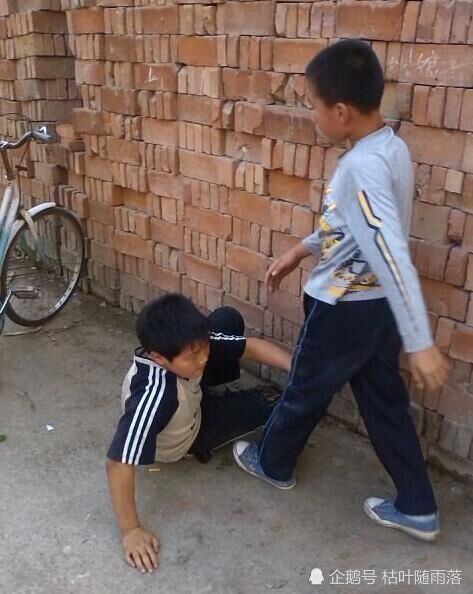 初中生打架常说的"口头禅",尤其第3句,网友:笑出猪叫声!