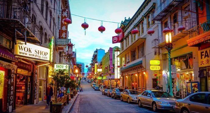 它是美国最大的中国城 当幸福来敲门 便是在这里拍摄的