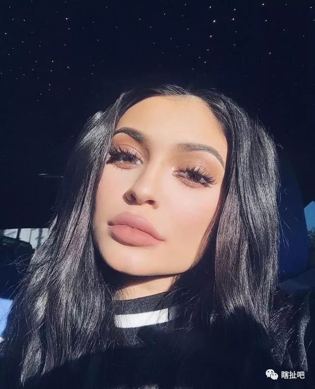 kylie jenner的嘴唇更是被美国青少年评选为"最想拥有的嘴唇".